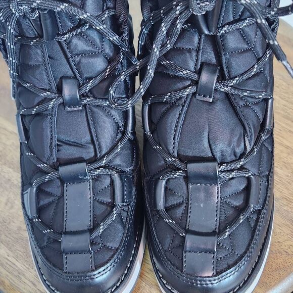 Tommy Hilfiger Black Lace-Up Winter Boots with Faux Fur Lining Size 7 - Picture 4 of 12